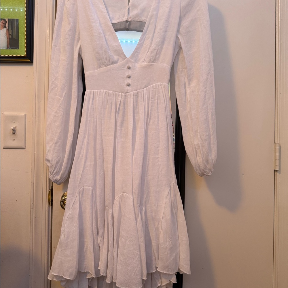 Elegant White Long Sleeve Dress